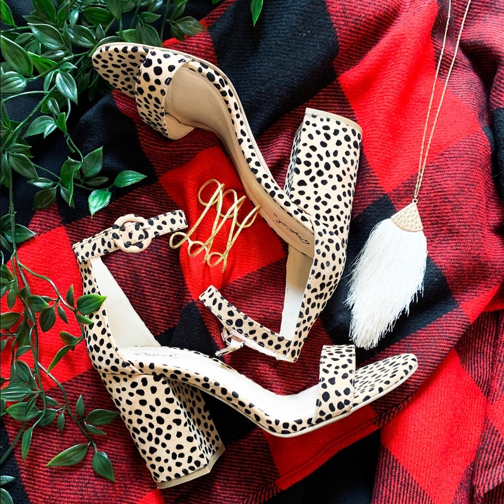 LIMITED QTY: Sizes 5.5 & 6 🚨✨ Cheetah Block Heels - Picture 6 of 8